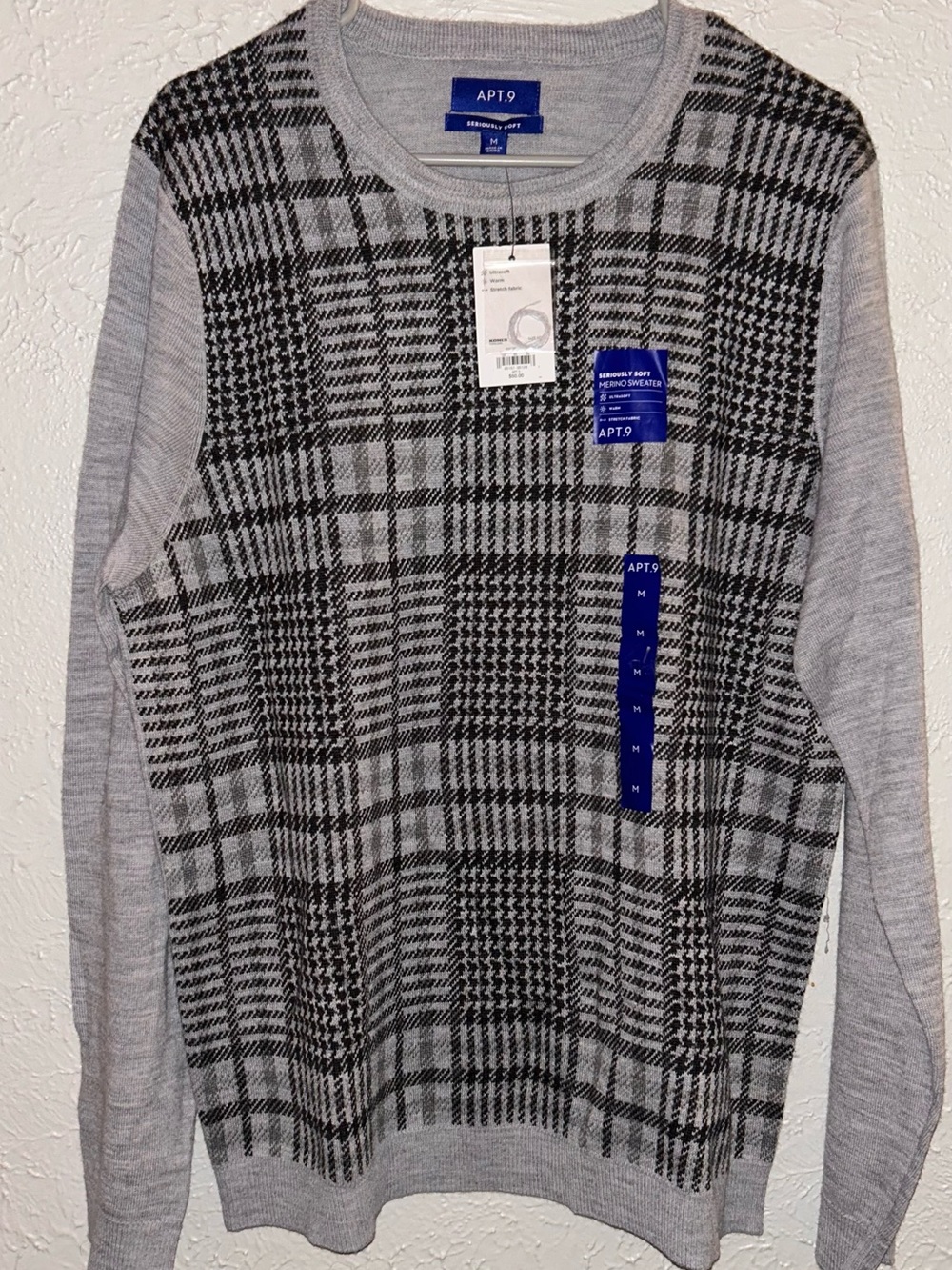 Apt. 9 Men’s Light Gray and Black Plaid Crewneck Sweater
